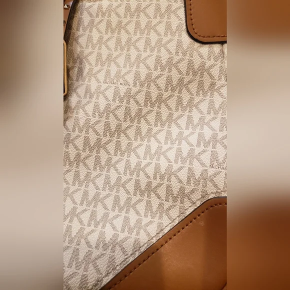 Michael Kors Signature Lillian Shoulder Bag 💫 - Picture 7 of 13